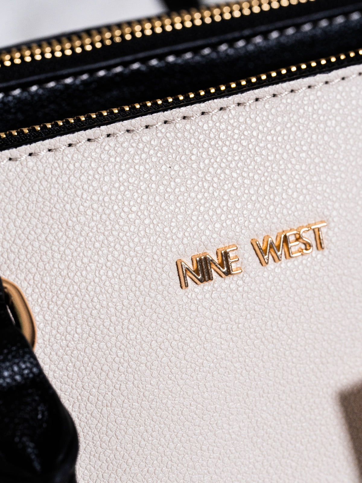 BOLSA NINE WEST MILK/BLACK