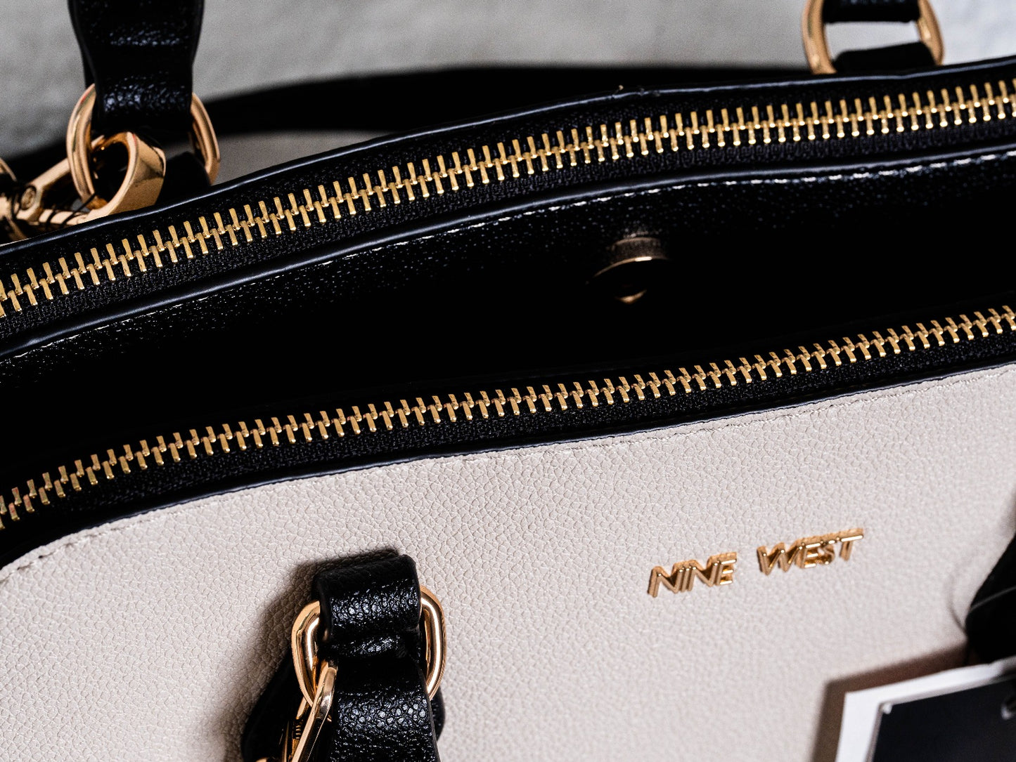 BOLSA NINE WEST MILK/BLACK