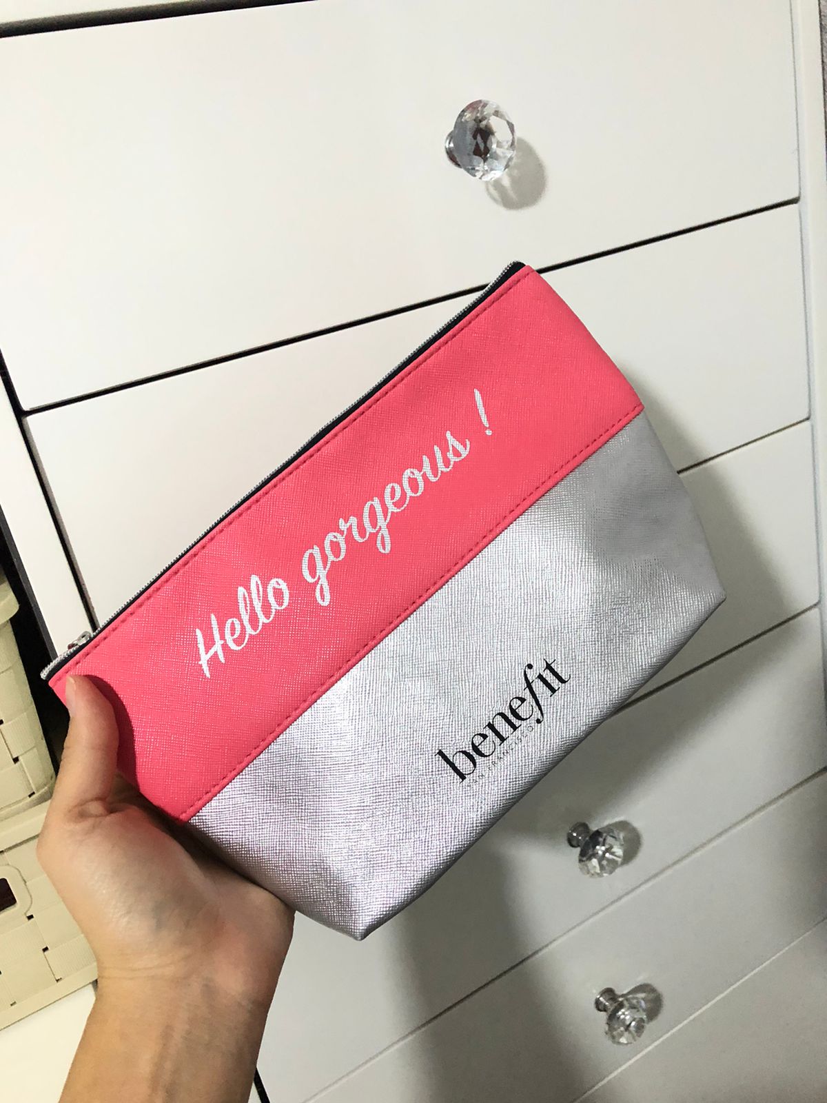 COSMETIQUERA BENEFIT - HELLO GORGEUS