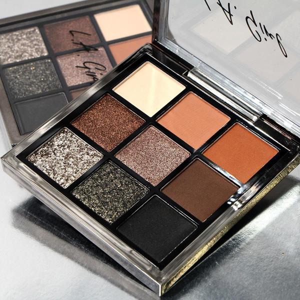 DOWNPLAY EYESHADOW PALETTE