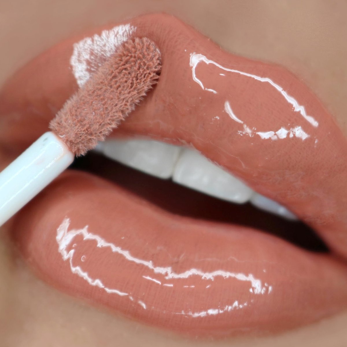 EXCLUSIVE - 21 ULTRA DAZZLE LIPGLOSS