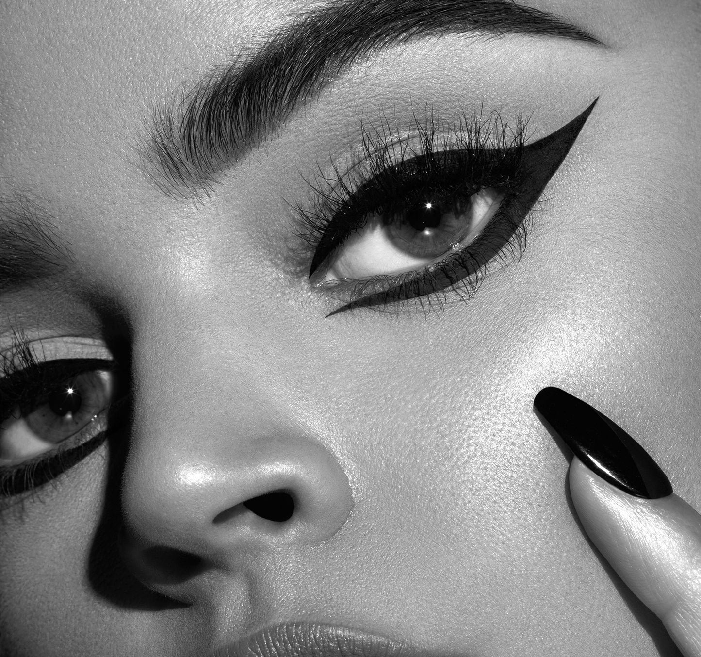 FELT-TIP LIQUID LINER
