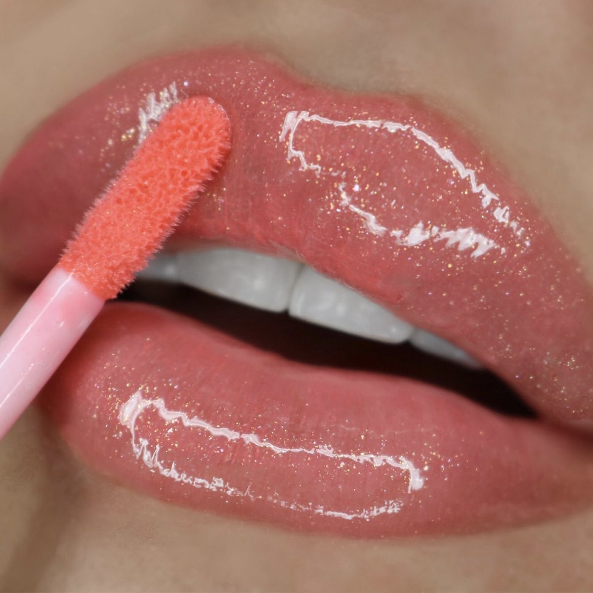 GO GETTER - 10 ULTRA DAZZLE LIPGLOSS