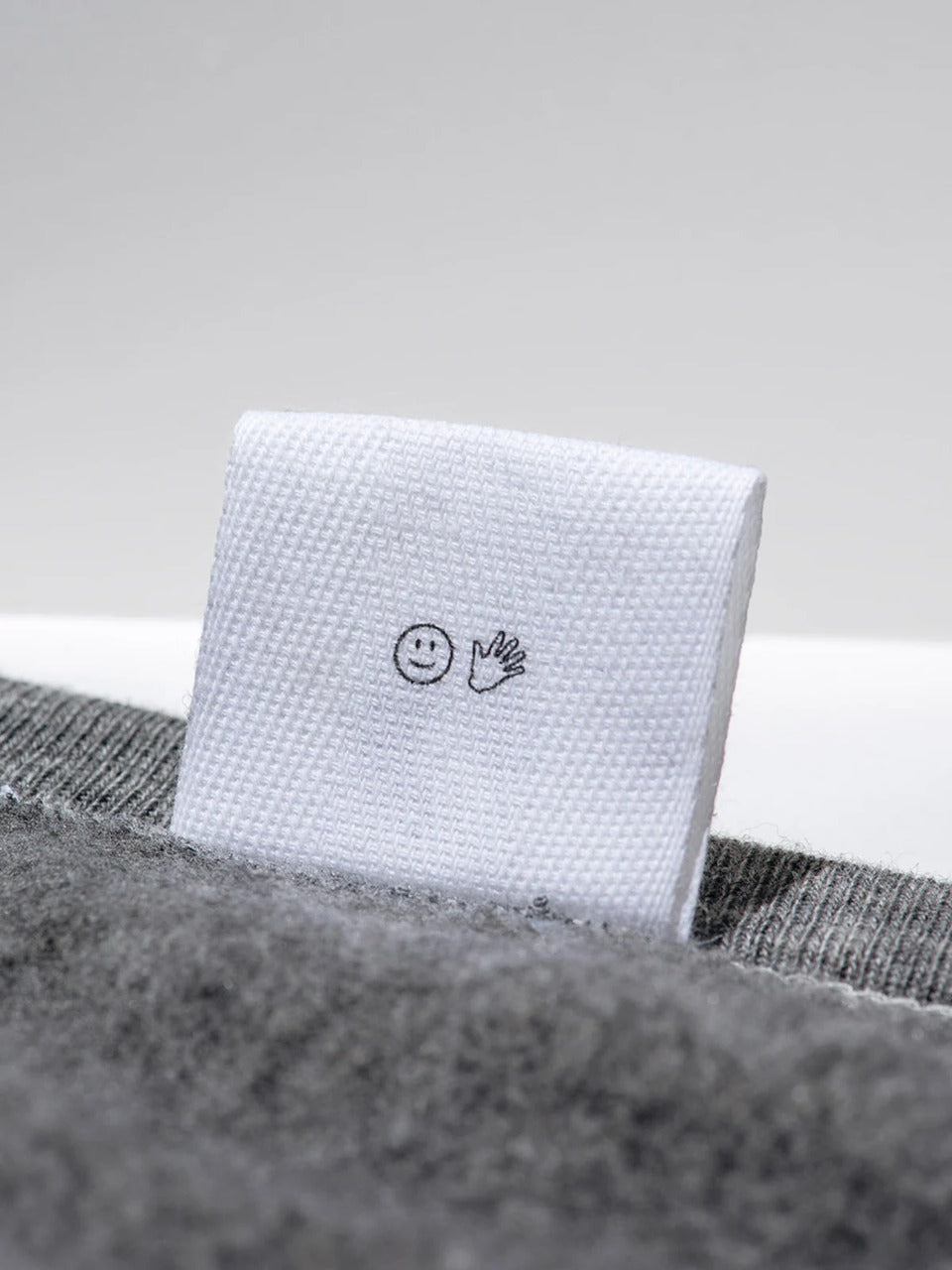 GLOSSIER SWEATSHIRT