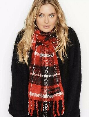 BUFANDA SCARLET & BLACK PLAID
