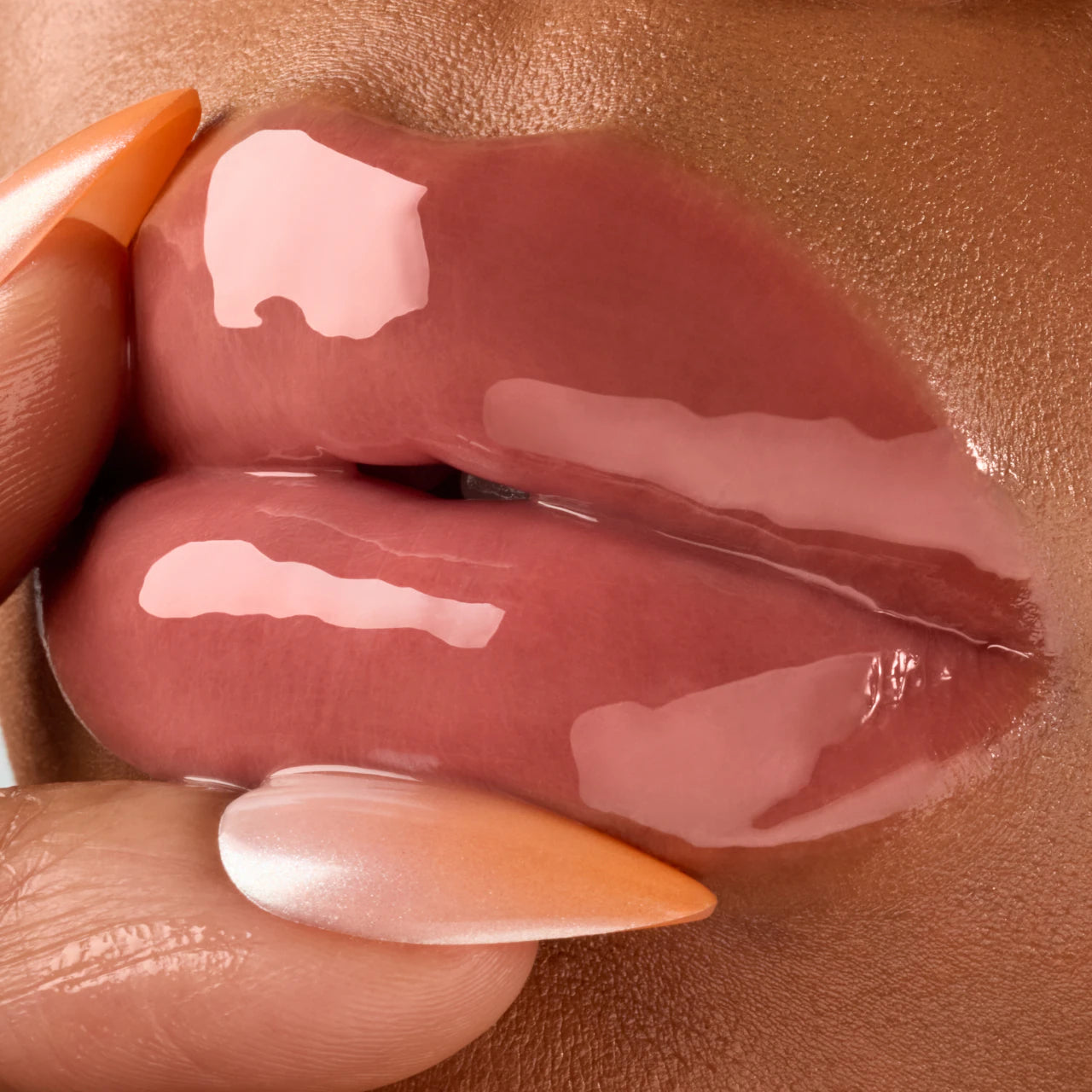 HONEY INFUSED HYDRATING LIP OIL - BEE-LLINI PEACH *PRE ORDER*